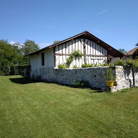 Nyaraló 325 Route Du Fourou