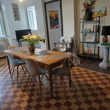 325 Route Du Fourou Nyaraló *