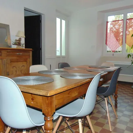 325 Route Du Fourou Nyaraló